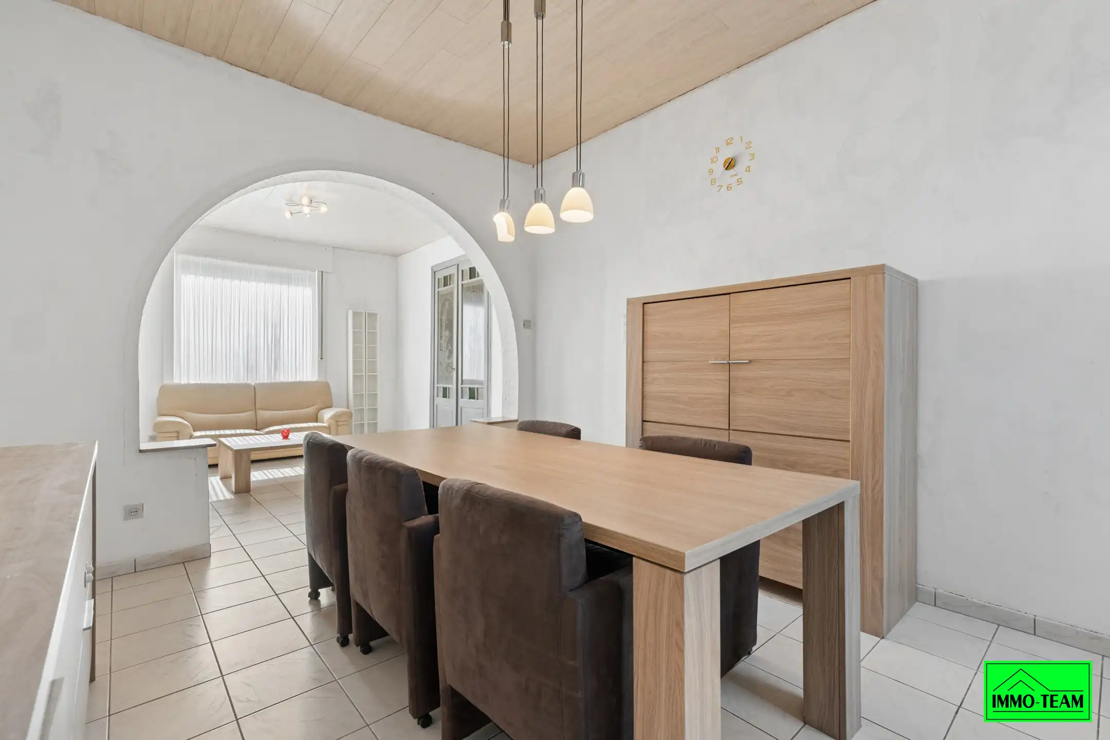 Deels gerenoveerde gezinswoning met potentieel  foto 7