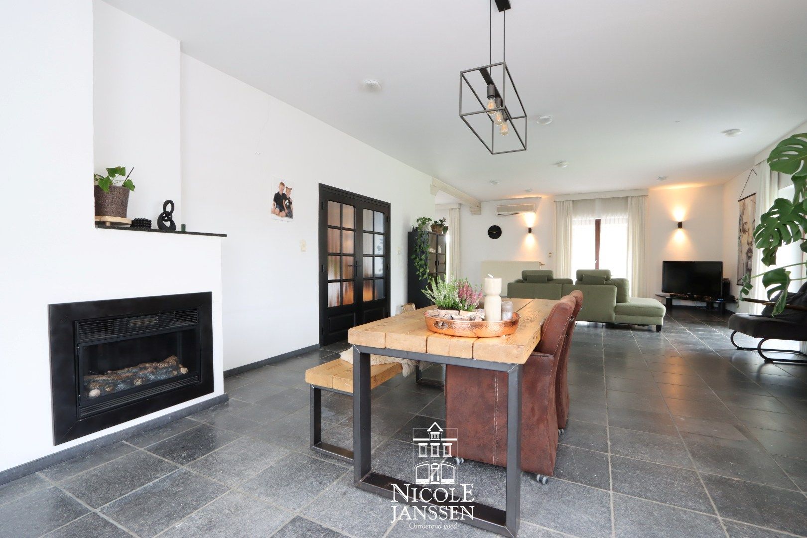 Ruime vrijstaande woning  foto 8