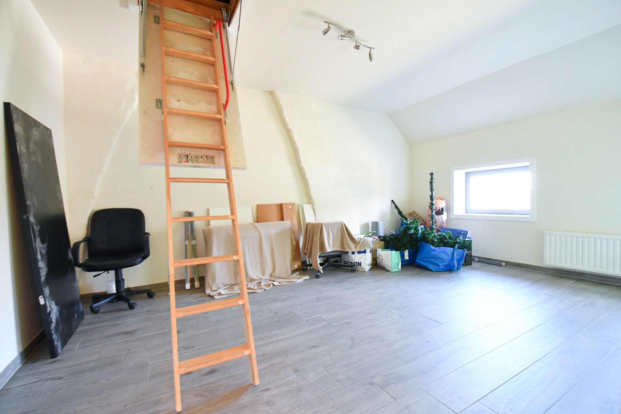 | BEZOEKMOMENT ZAT 28/06 - 11u - 12u30 | Ruime energiezuinige woning met 4 SLPKS, tuin en garage in het centrum van Klemskerke foto 23