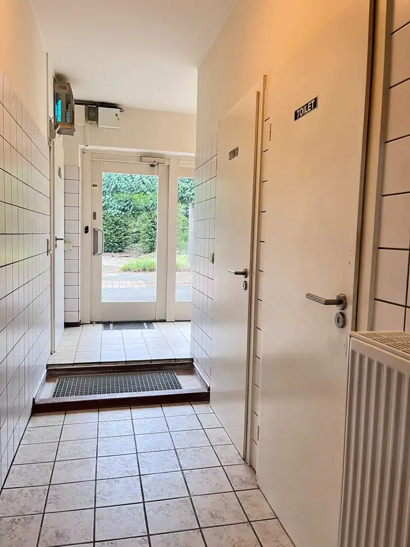 Gelijkvloerse koel- en handelsruimtes met laad- en loskade foto 28