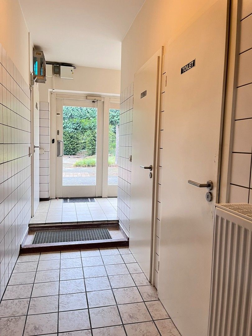 Gelijkvloerse koel- en handelsruimtes met laad- en loskade foto 28