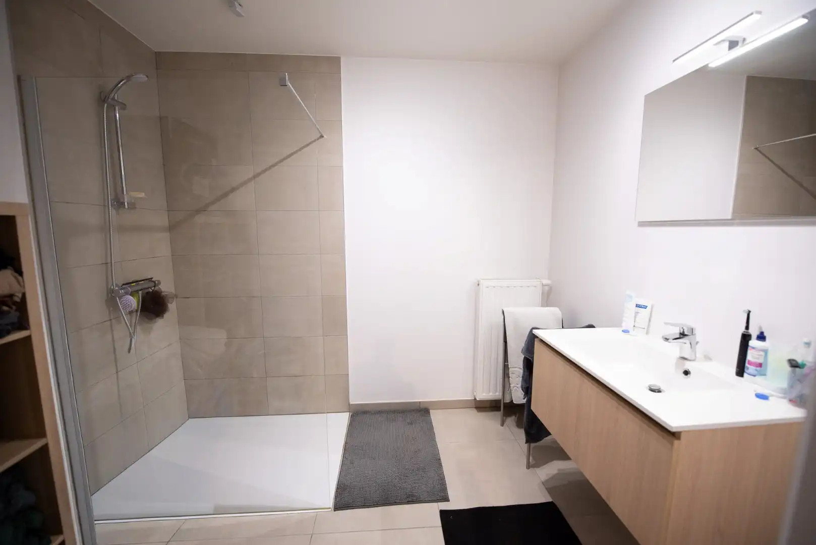Recent instapklaar gelijkvloers appartement te huur in Deerlijk foto 7