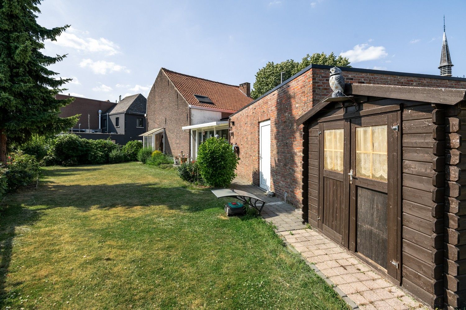 Verassend ruime woning met 3 slaapkamers en een groene tuin nabij centrum ranst. foto 29