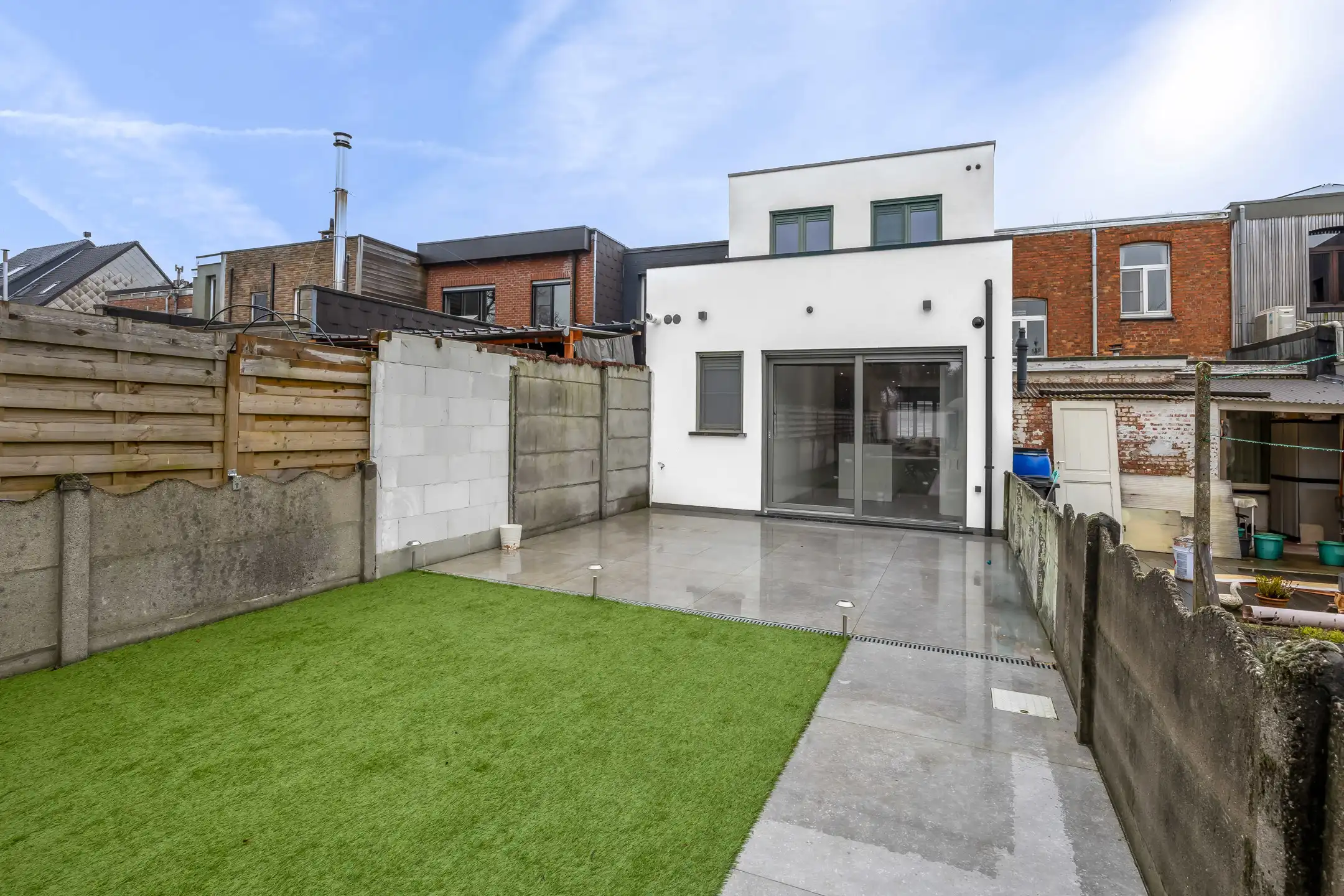 Volledig gerenoveerde woning in het hart van Wijnegem foto 32