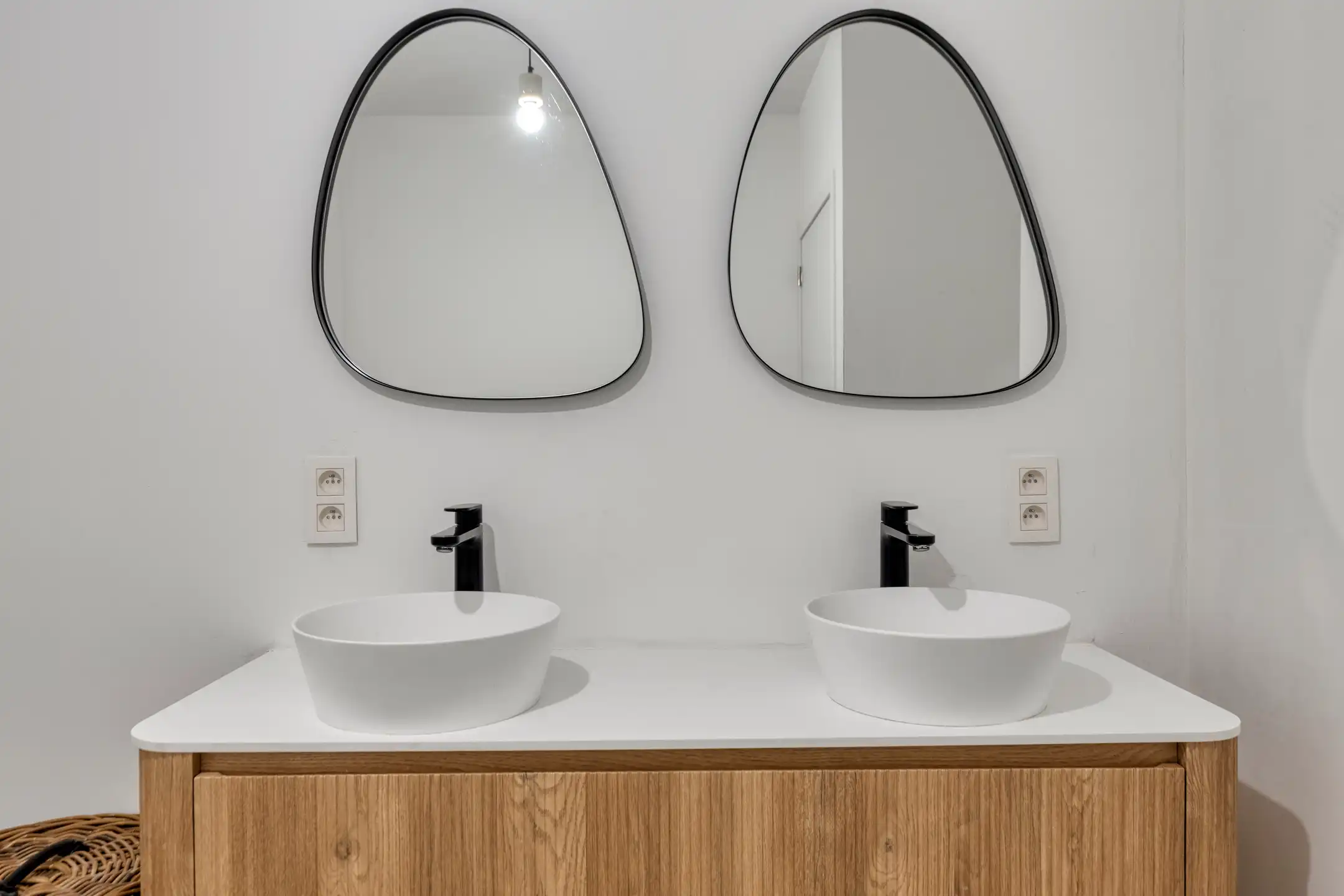 Trendy en lichtrijke woning met VEEL potentiëel foto 21