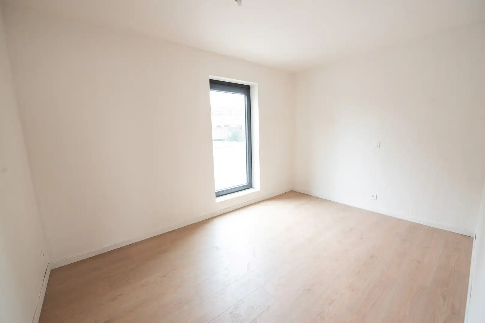 Te koop: Centraal gelegen appartement met 2 slaapkamers, zonneterras en leuke tuin. foto 6