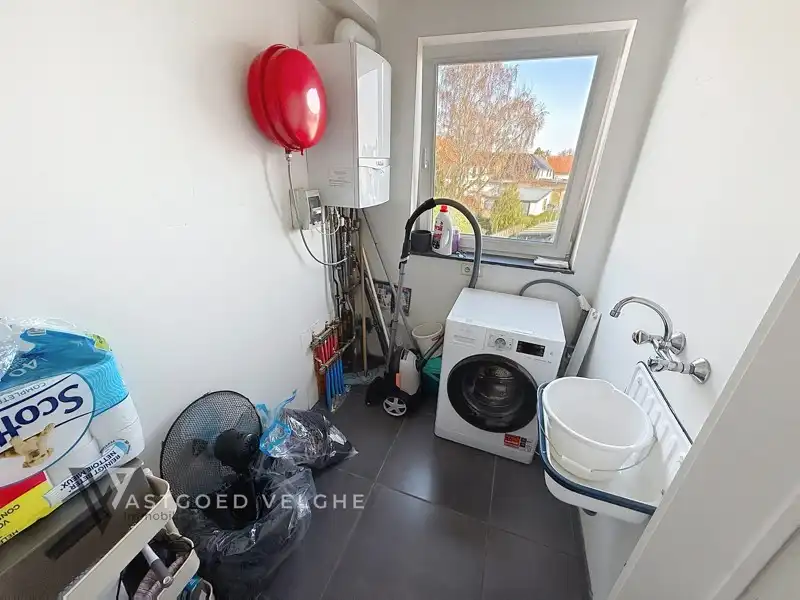 Te koop Eigentijds dakappartement van 89m² op centrale ligging met ruime zolder van maar liefst 30m² en garagebox van 20m² foto 25