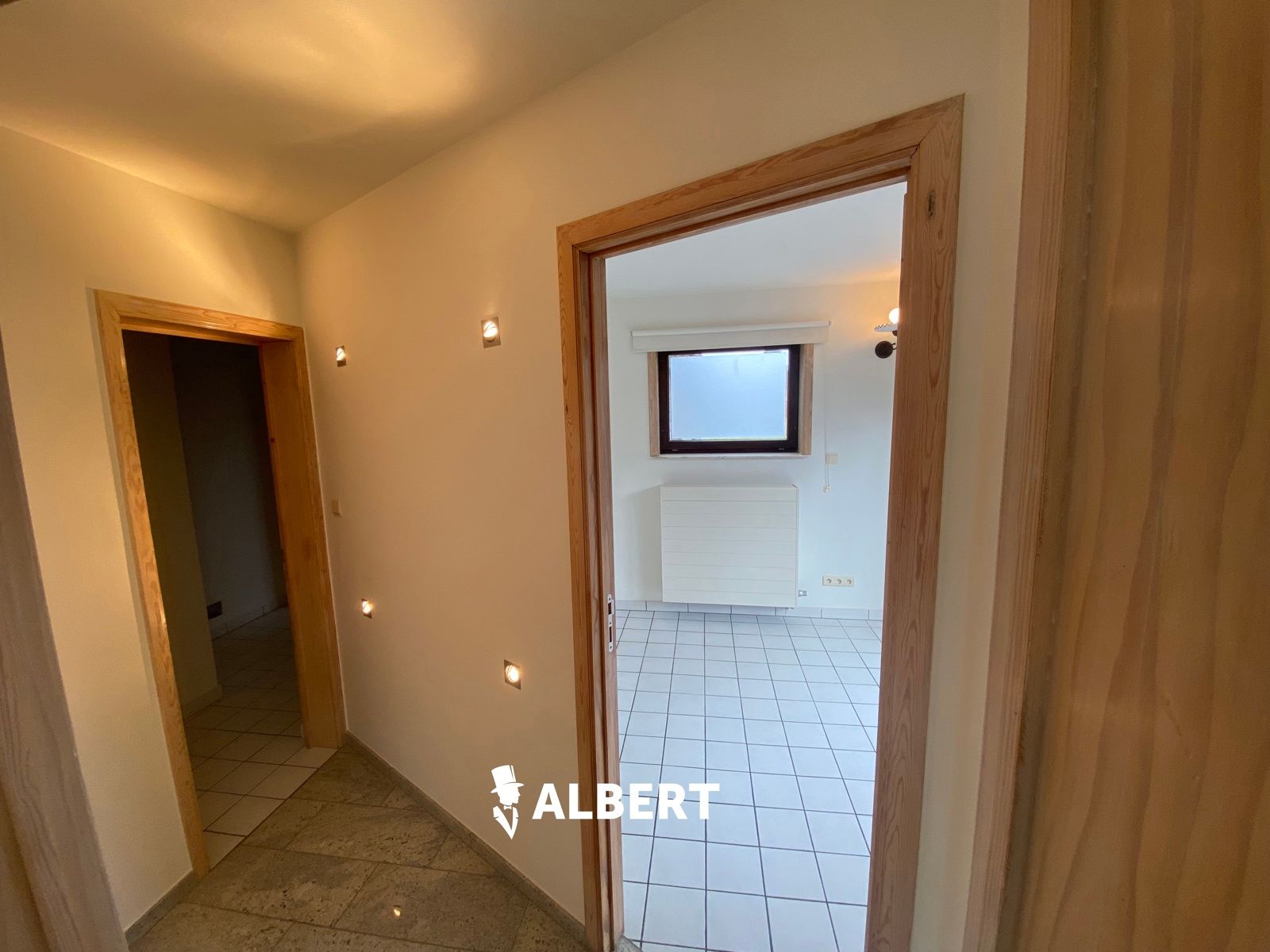 Gelijkvloers appartement met carport op perceel van 775m²! foto 8