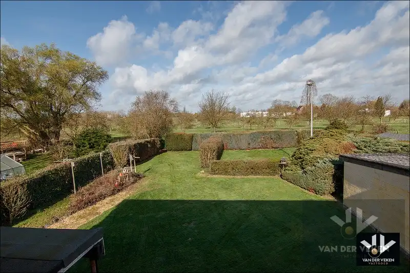 RUIME GEZINSWONING MET 4 SLAAPKAMERS foto 11