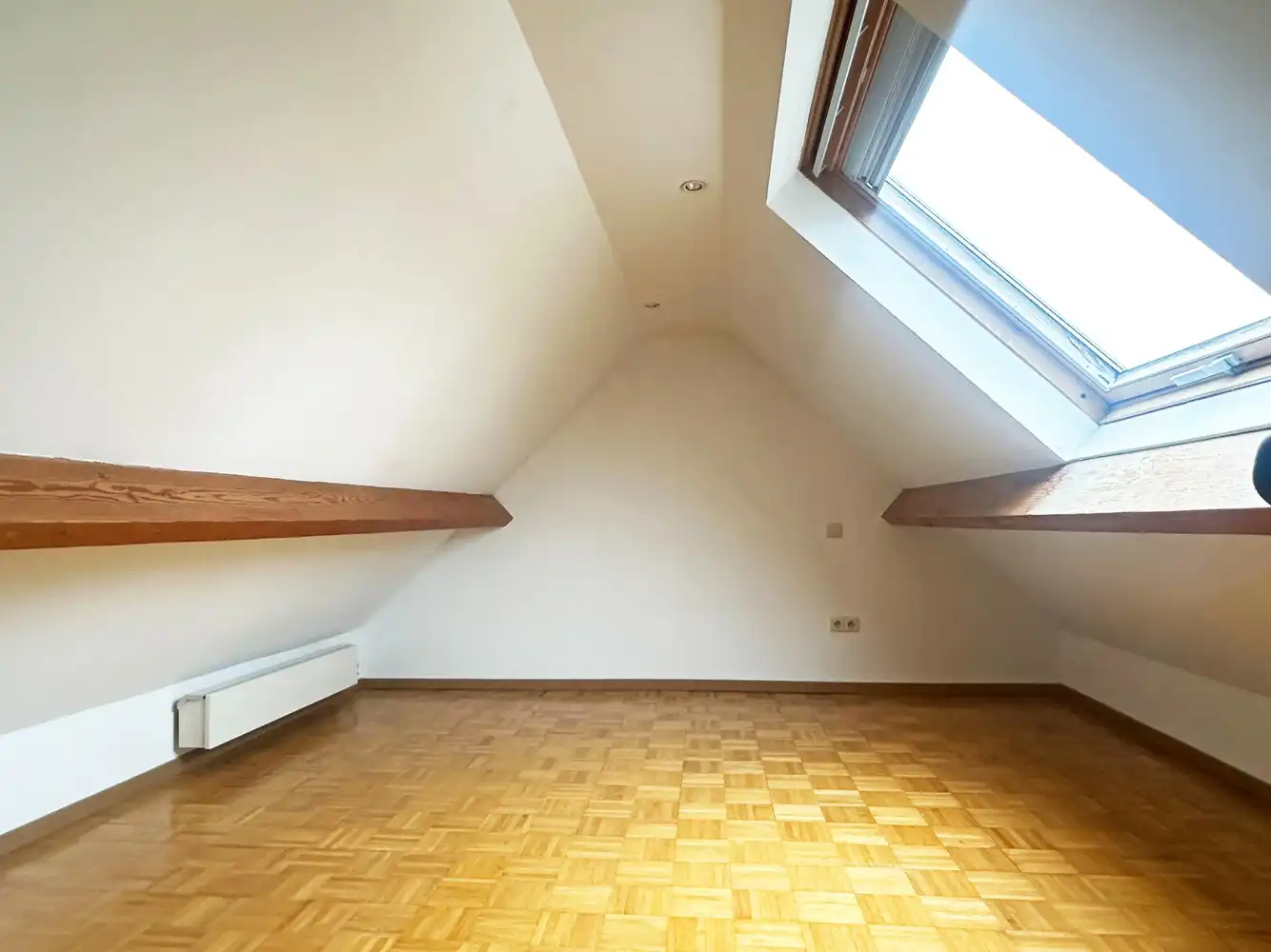 Lichtrijk appartement op zeer gunstige locatie in Wilrijk! foto 9