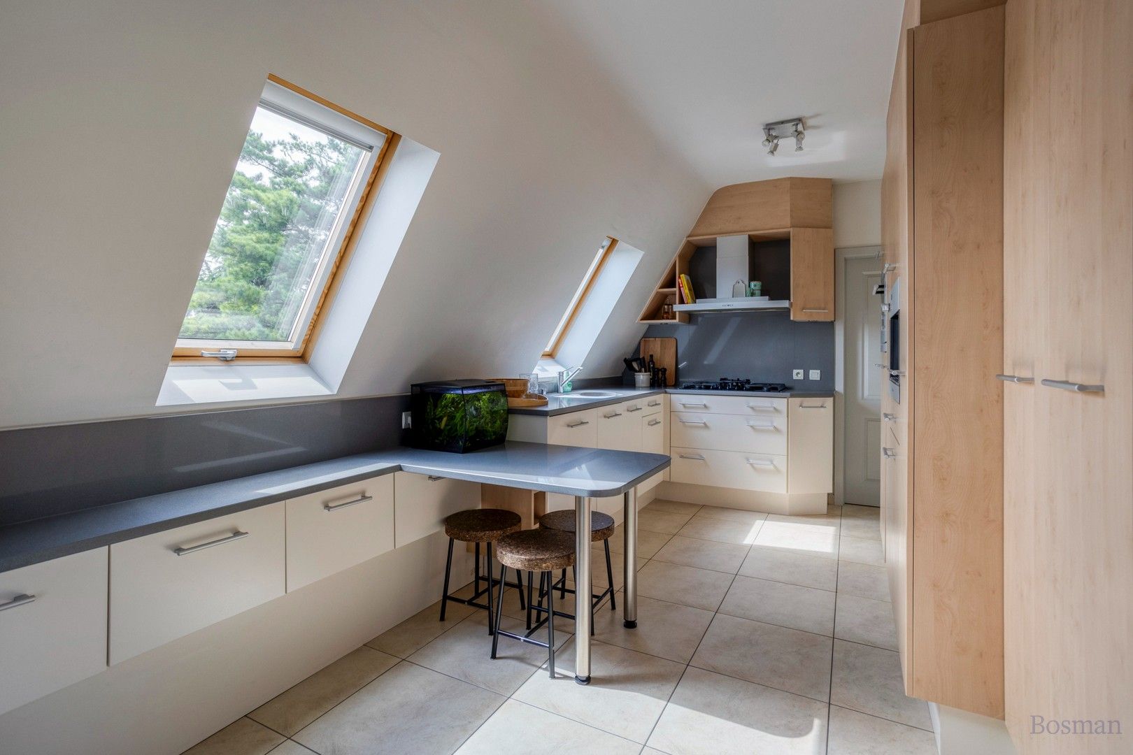 Zeer ruim appartement te koop in Geel foto 9