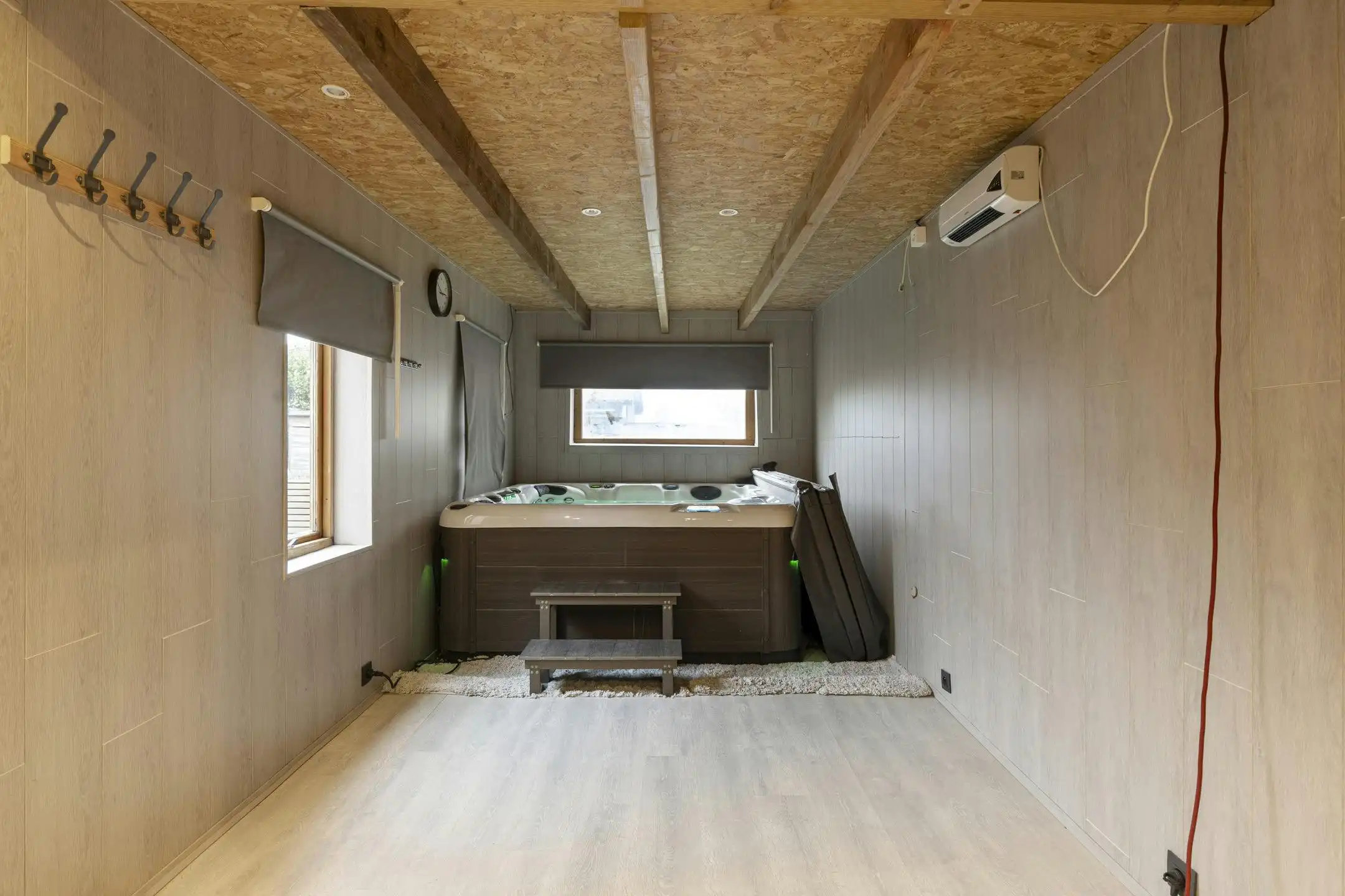 Ruime bungalow met gastenverblijf of ruimte voor bijberoep foto 31