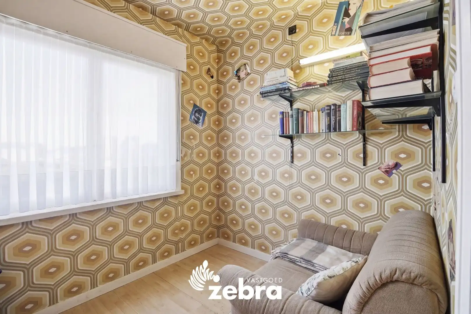 Te renoveren woning met veel potentieel op rustige ligging! foto 14