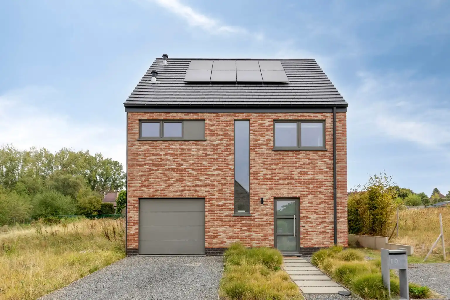 MOOIE, INSTAPKLARE WONING MET TUIN IN BOUTERSEM foto 2