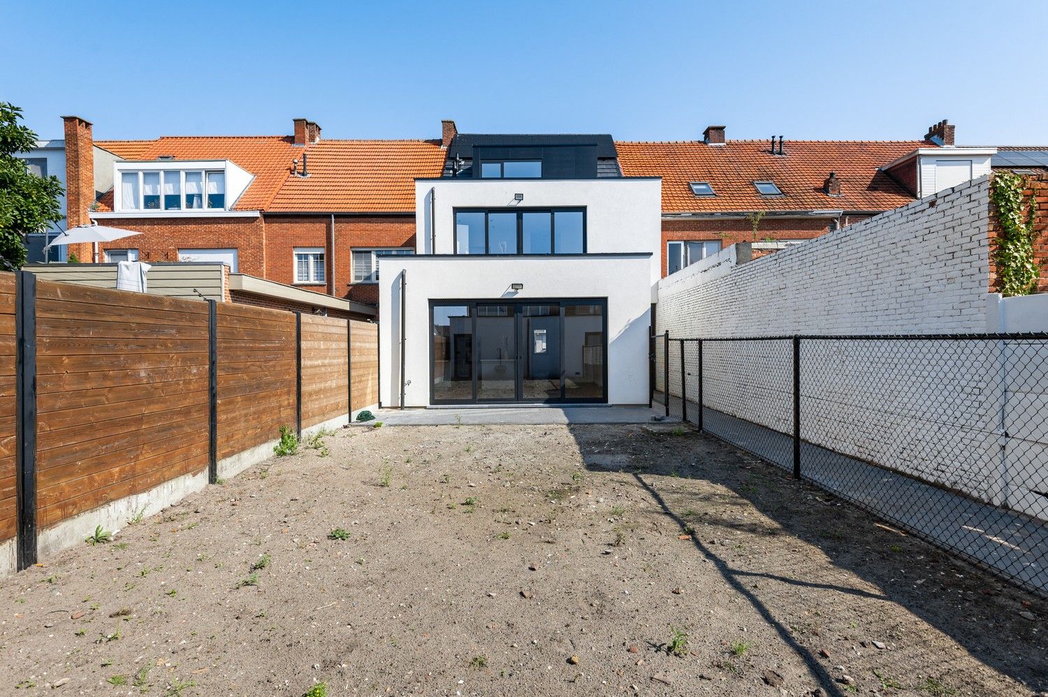 Prachtig nieuw 2 slaapkamer gelijkvloers appartement met tuin en garage te Kapellen! foto 16