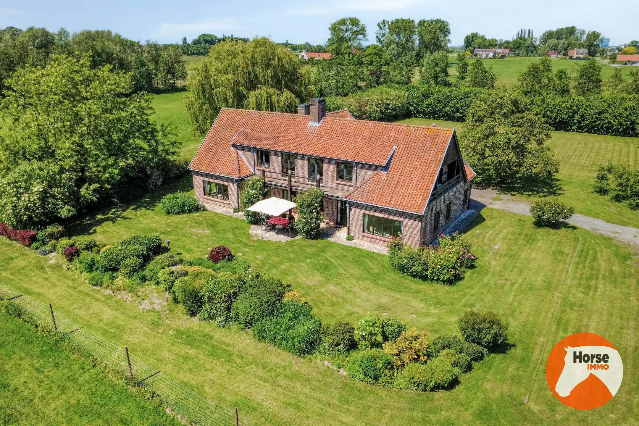 ROESELARE – Unieke villa met bijgebouwen op 4,7 ha foto 48