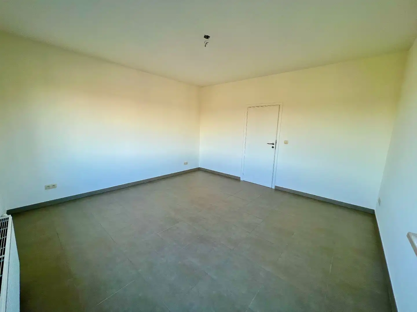 Ruim duplex-appartement met 1 slpk en bew. opp. van 70 m² op centrale ligging te Lier! foto 4