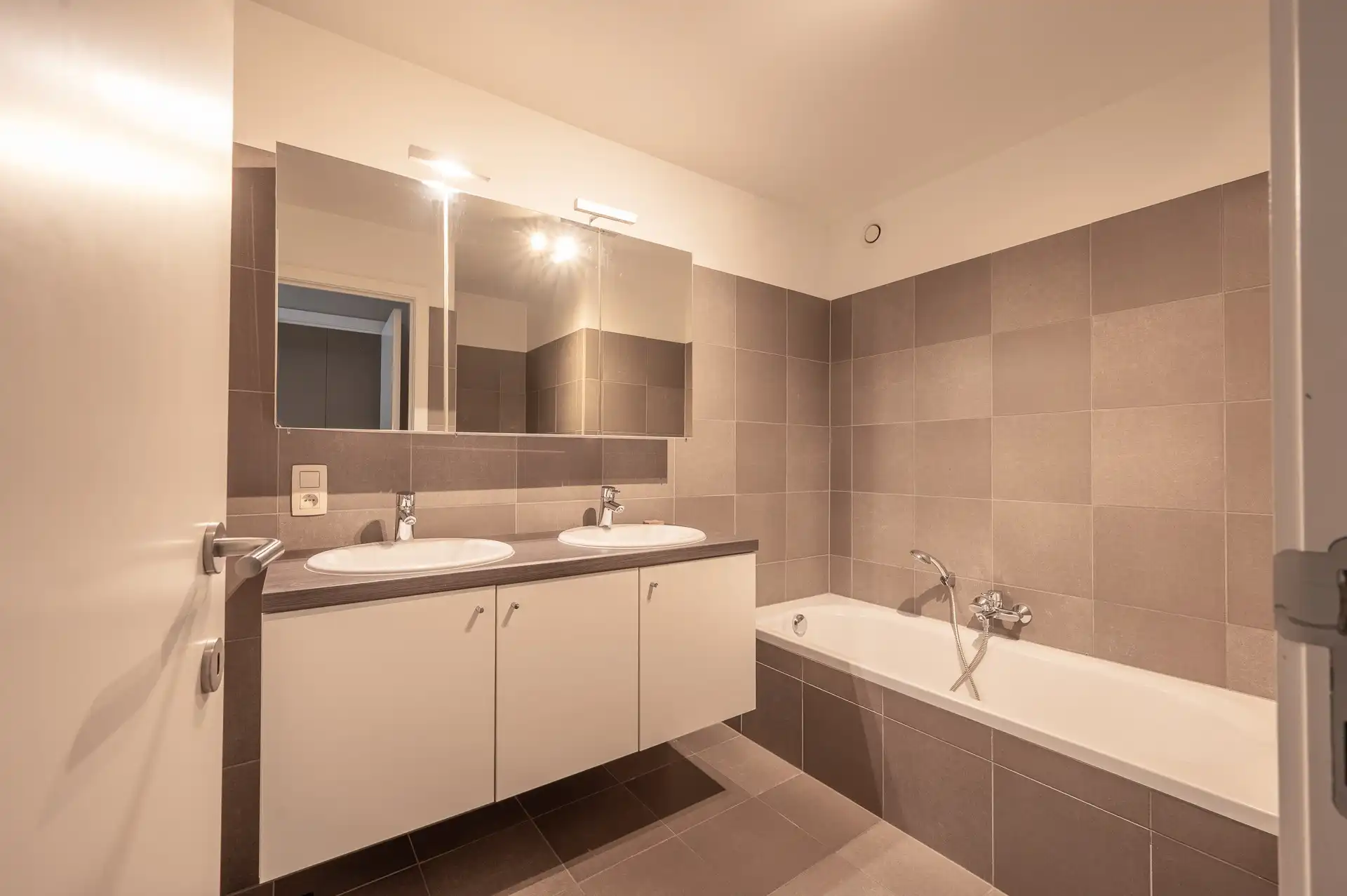 Gezellig appartement met 2 slaapkamers en zijdelings zeezicht foto 12