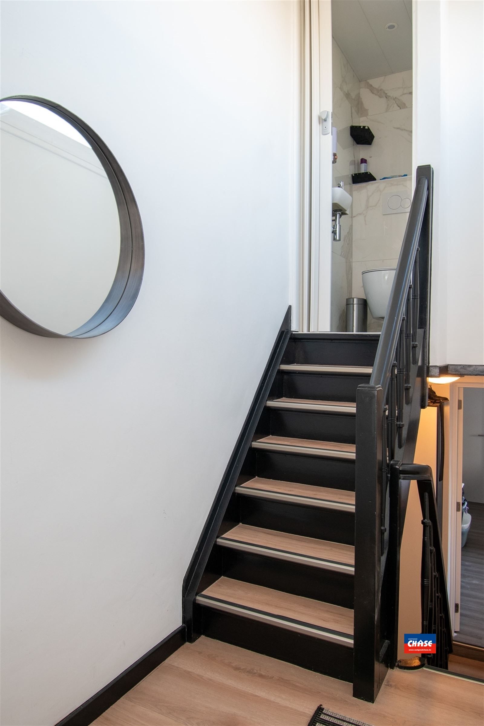 Appartementsgebouw of kangoeroewoning  bestaande uit 3 appartementen met elk 2 slaapkamers foto 4