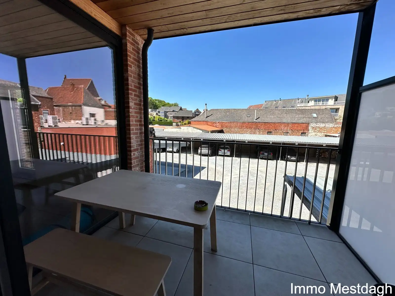Recent modern appartement centrum Diest, met terras & 5 zonnepanelen foto 2
