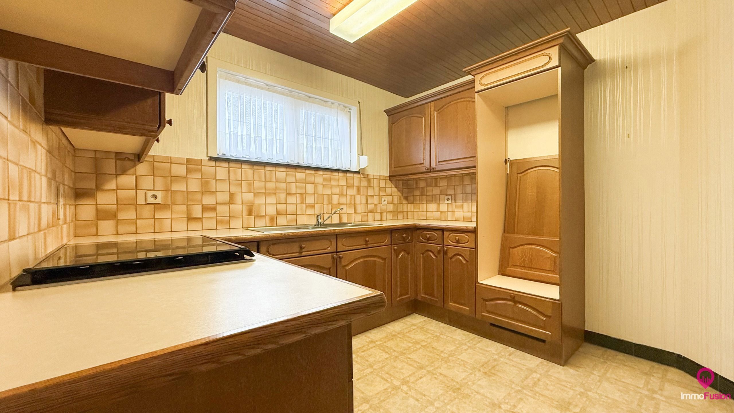 Ruime woning met 3 slaapkamers en zeer breed perceel! foto 10