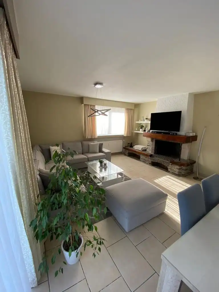 Gerenoveerd 3-slaapkamerappartement met staanplaats foto 6