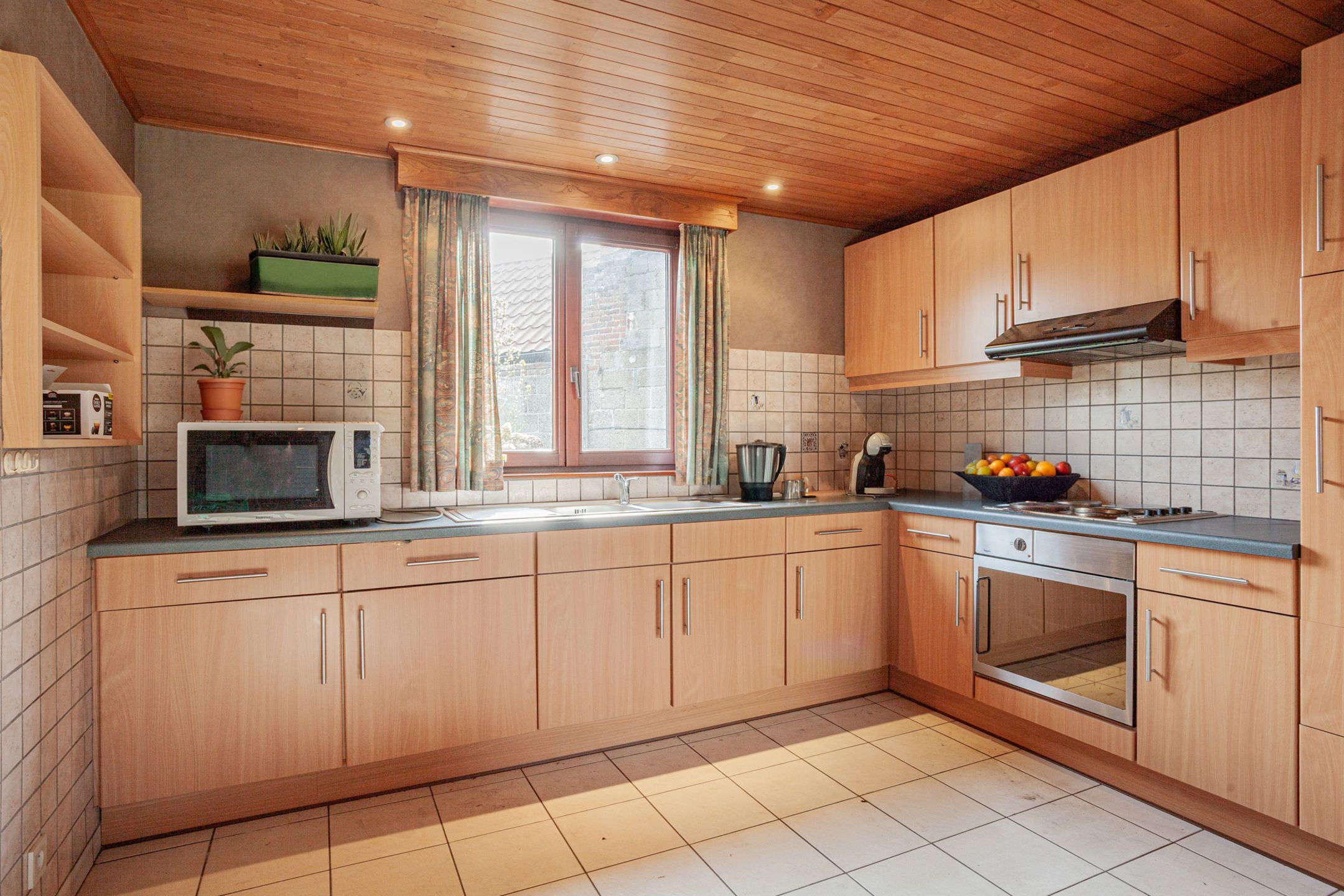 Te renoveren alleenstaande woning foto 3