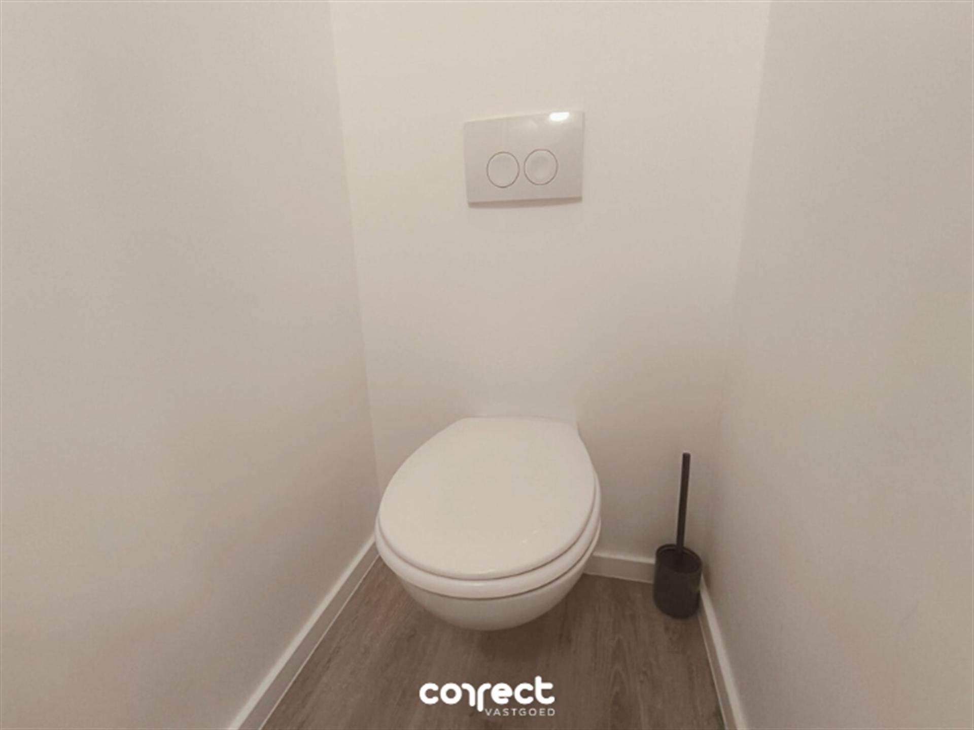 Ruim appartement op de eerste verdieping. foto 7