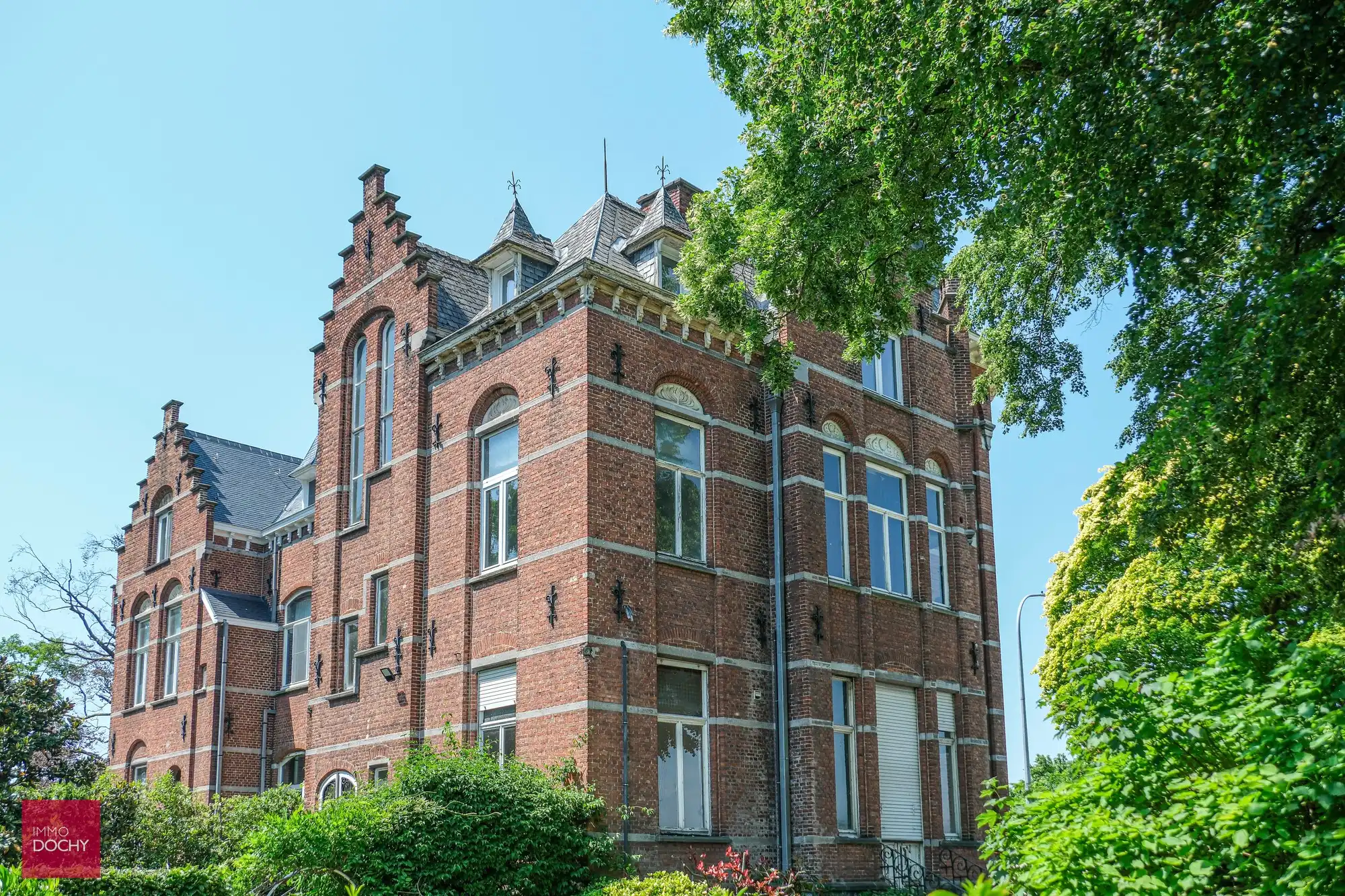 Karaktervolle villa met kasteelallure foto 13