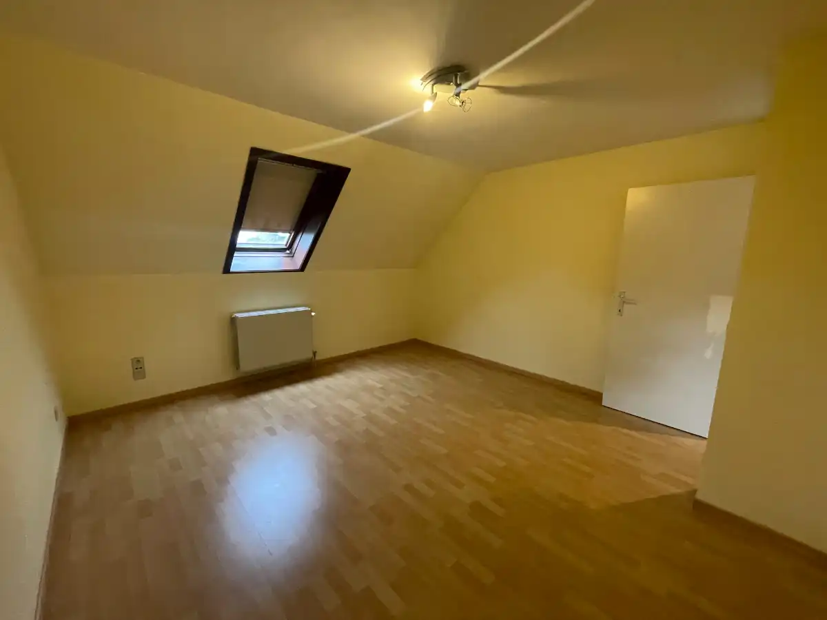 EENGEZINSWONING + garage & tuin foto 21