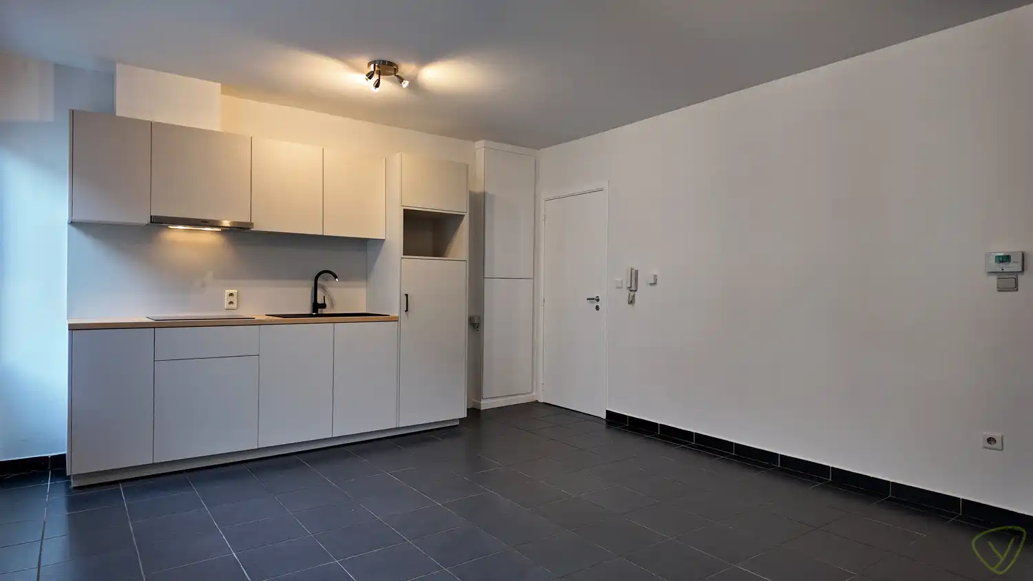 Charmant startersappartement nabij de Markt van Eeklo! foto 5