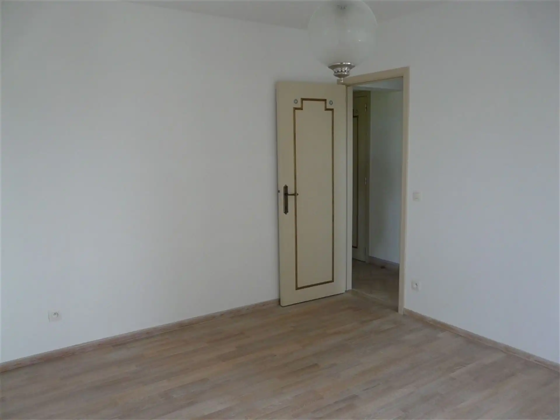 Centraal gelegen appartement met 2 slpks! foto 10