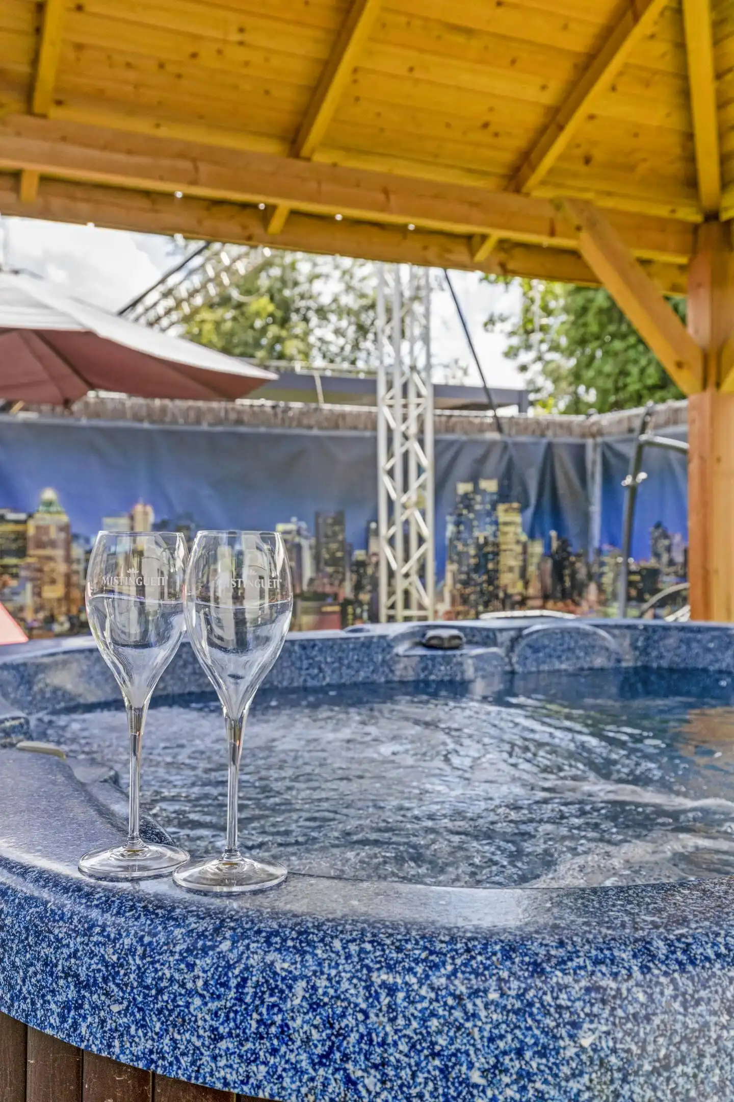 Over te nemen wellness met 3 units en 3 slpkmr appartement foto 11