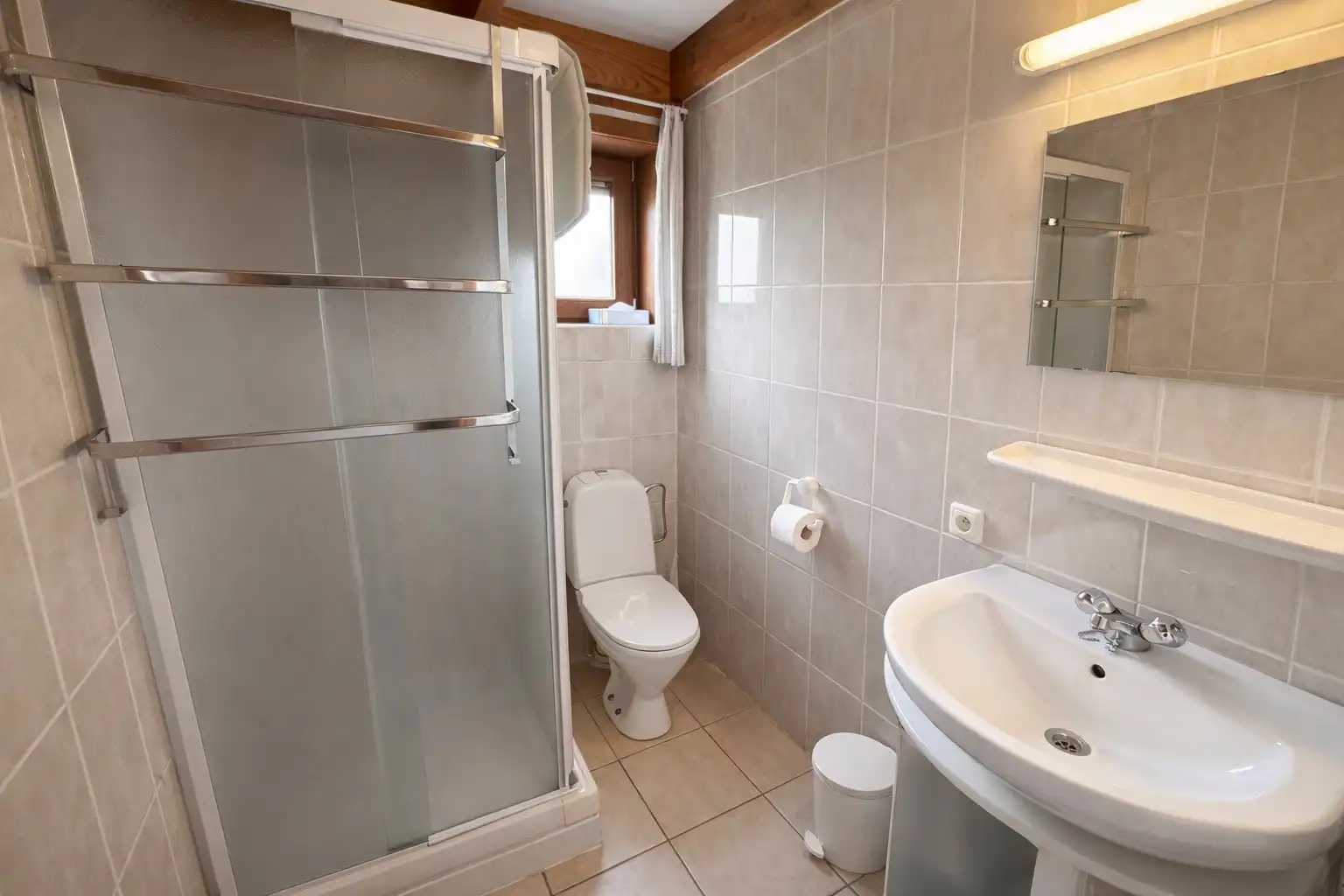 Charmante en instapklare vakantiewoning te koop op toplocatie in Zeepolder II te De Haan. foto 6