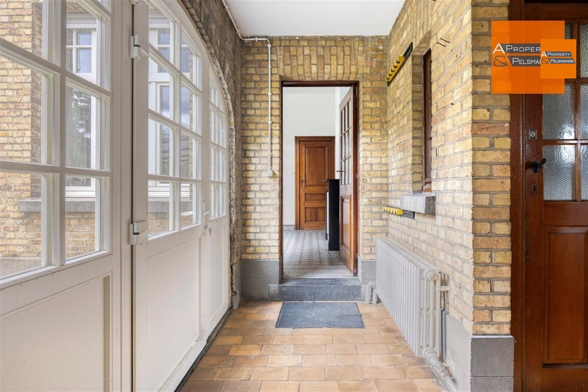 Ruim herenhuis met behoud van veel authentieke elementen  foto 24