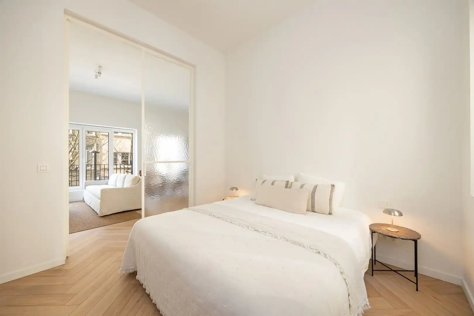 Gerenoveerd en een bemeubeld appartement met 1 slaapkamer.  foto 13