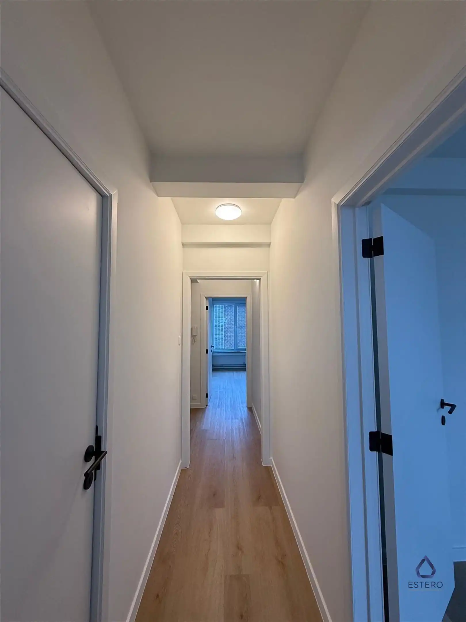 Gerenoveerd 2 slaapkamer appartement in Zellik foto 6