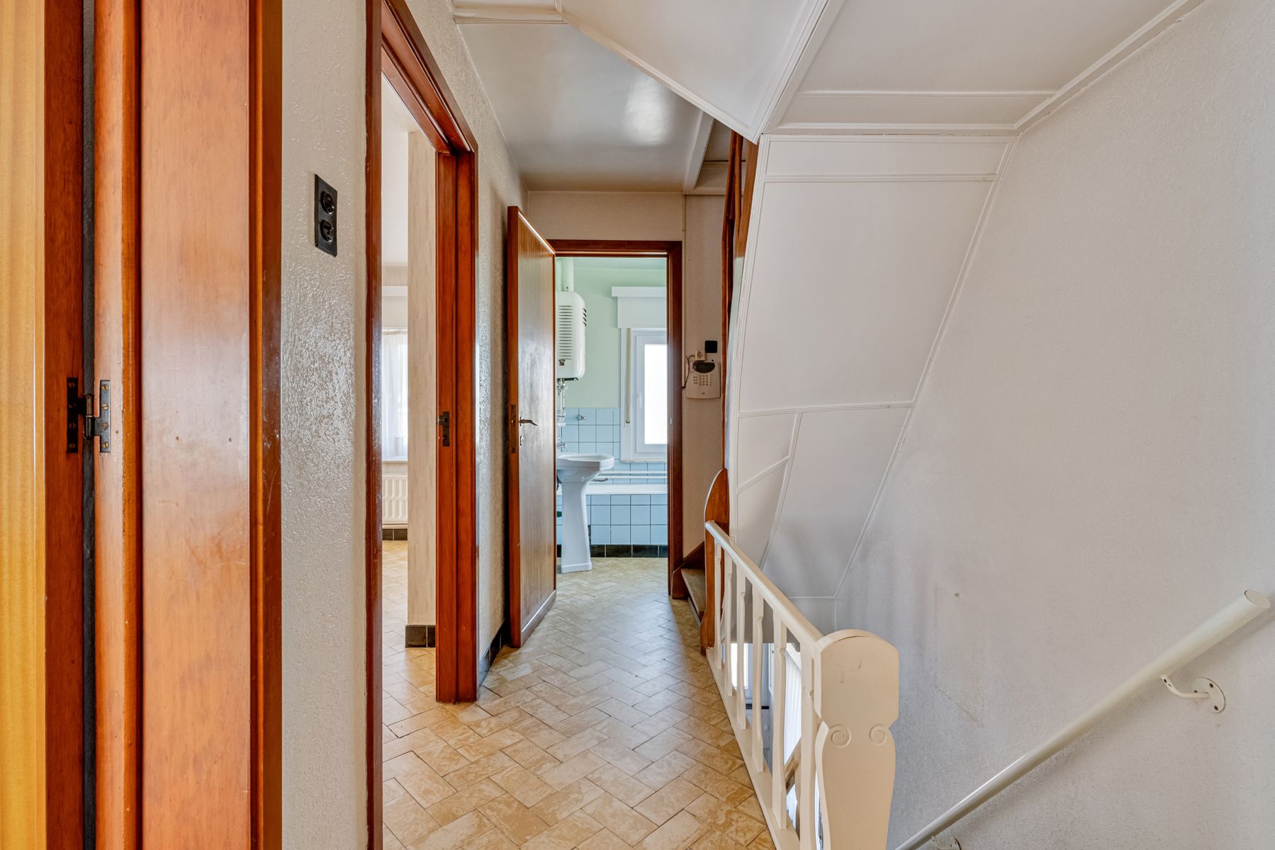 TE RENOVEREN HUIS MET LANDELIJKE LIGGING EN UITBREIDINGMOG. foto 14