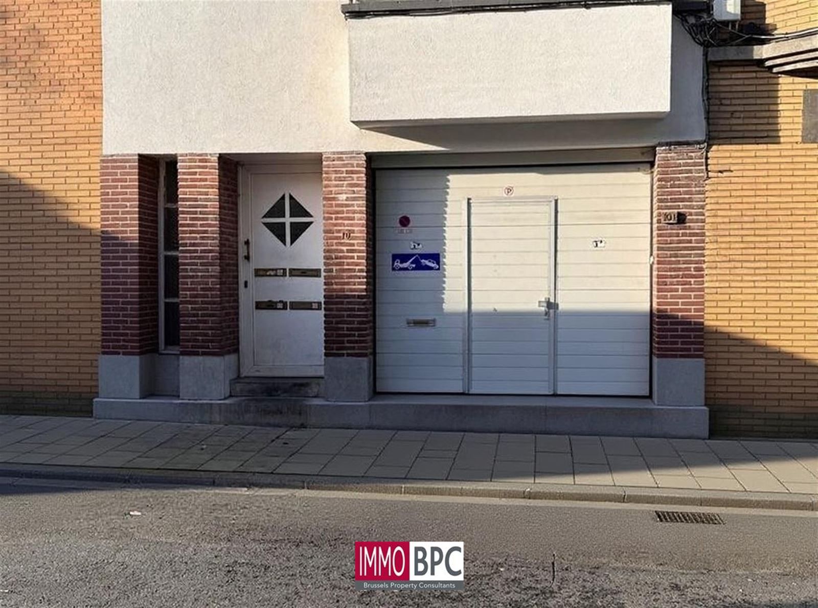 Kleine charmante achterwoning met tuin en dubbele garage te renoveren  foto 26