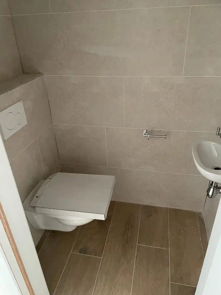 Prachtig nieuwbouw appartement van 3 jaar oud zéér rustig gelegen in het centrum met 2 slaapkamers en ruim terras. foto 10