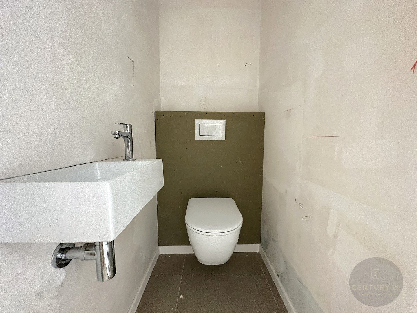 NIEUW en ZEER RUIM gelijkvloersappartement foto 16