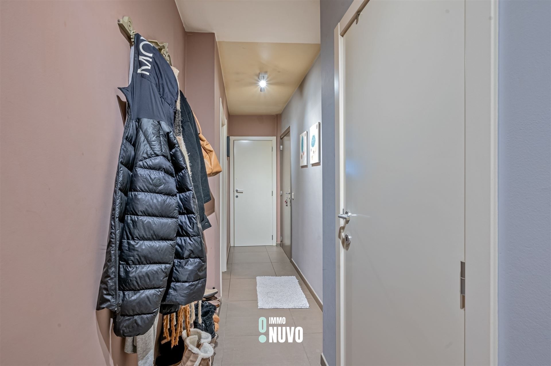 Gelijkvloers instapklaar 2 slaapkamer appartement met garage foto 8