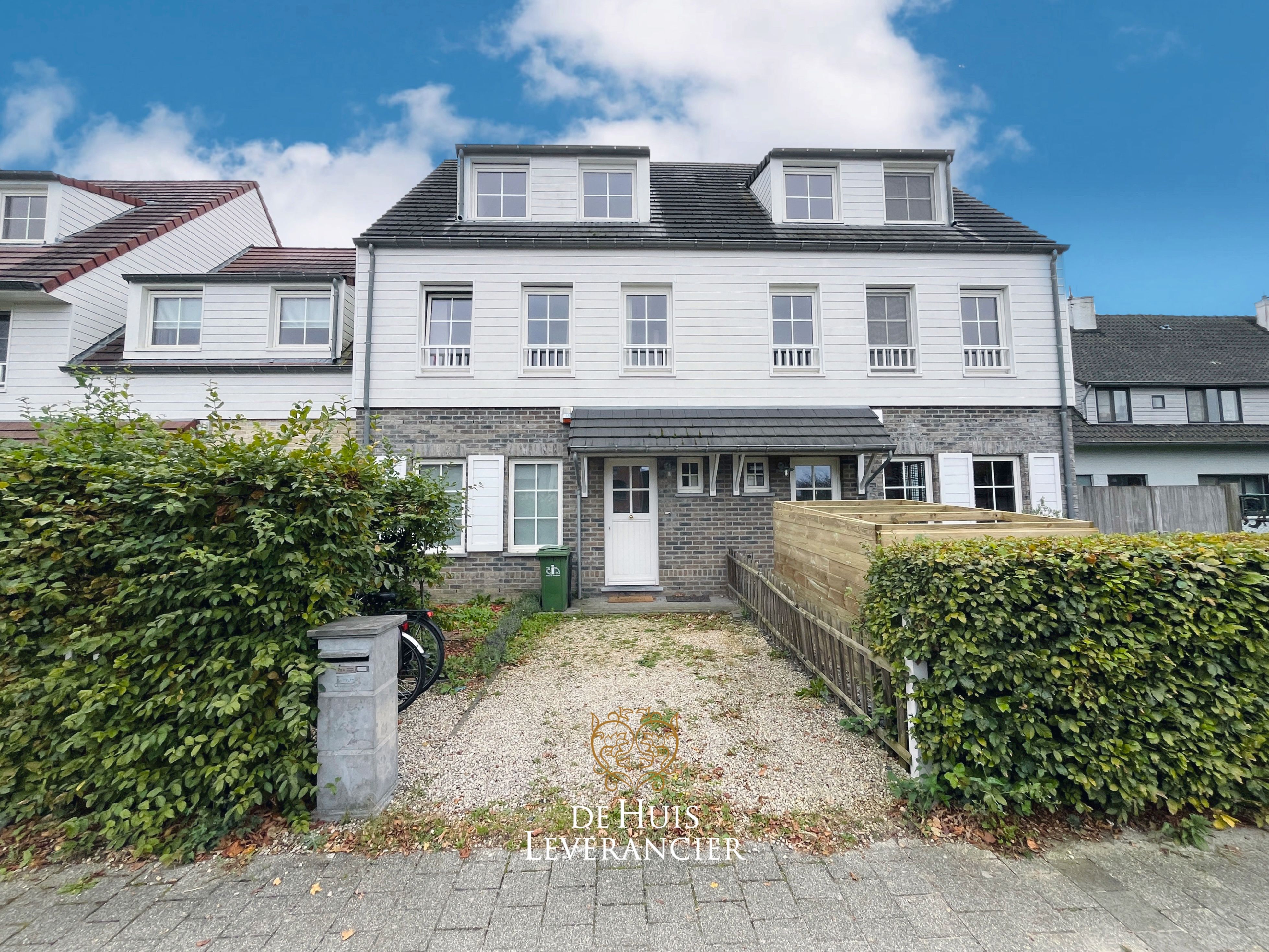 Woning met 4 slaapkamers in Long-island stijl op toplocatie ! foto 2