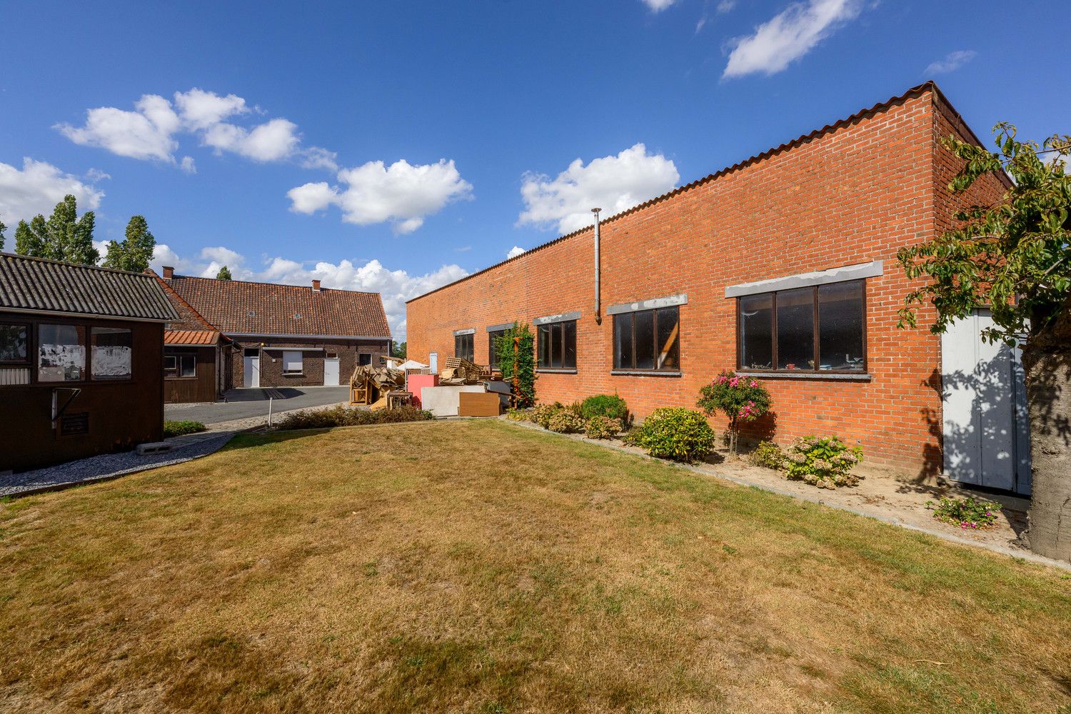 Totaal te renoveren woning te Ardooie. foto 37