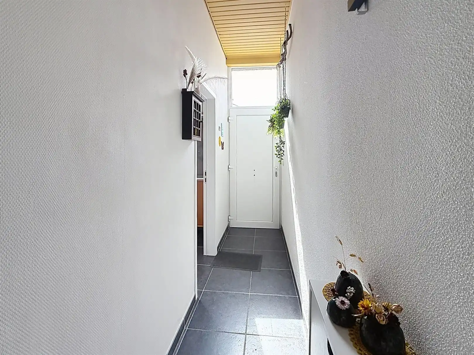 Instapklare stadwoning met koer, 2/3 slpks foto 30