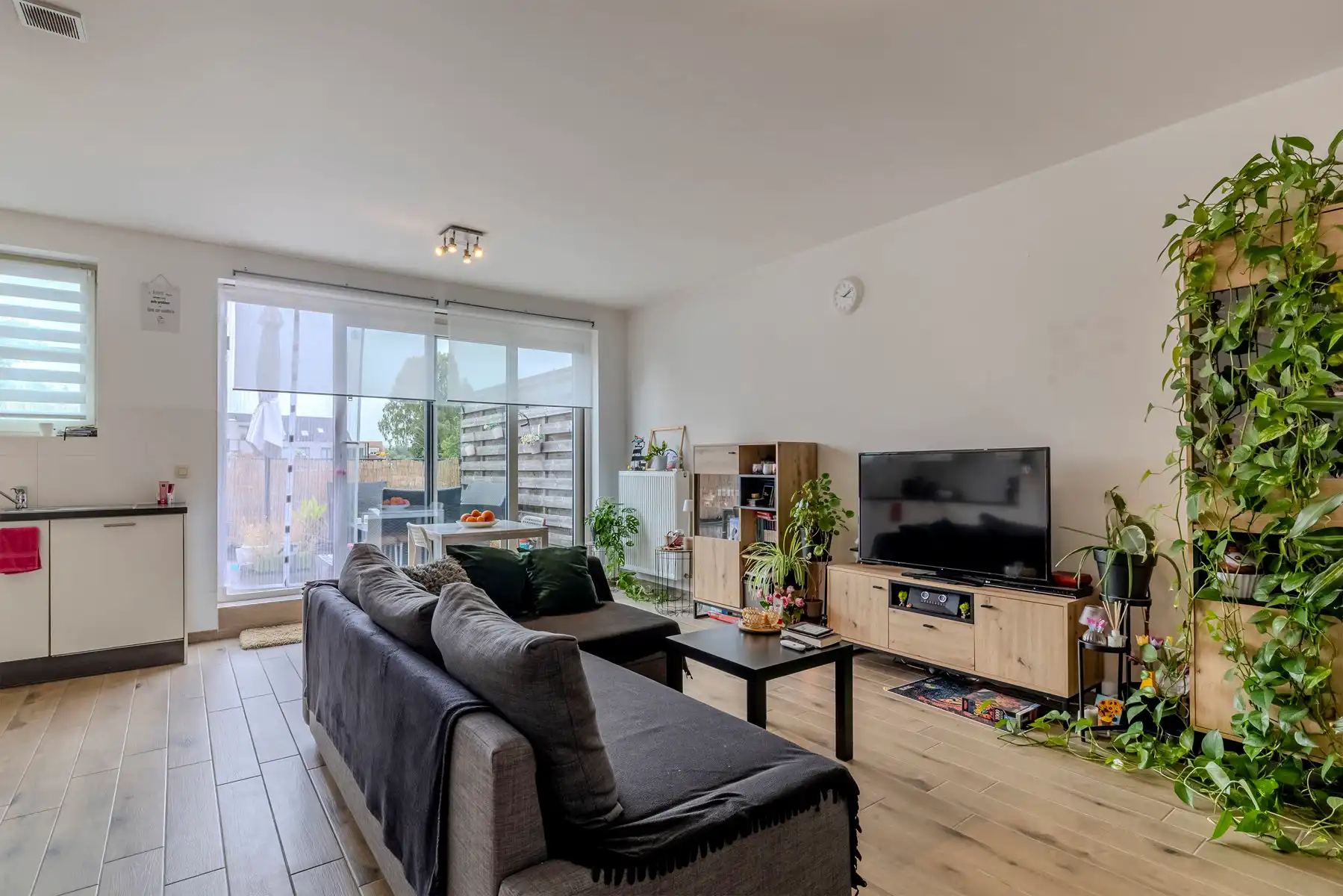 App (label A) met 2 slpk, ruim terras en carport foto 7