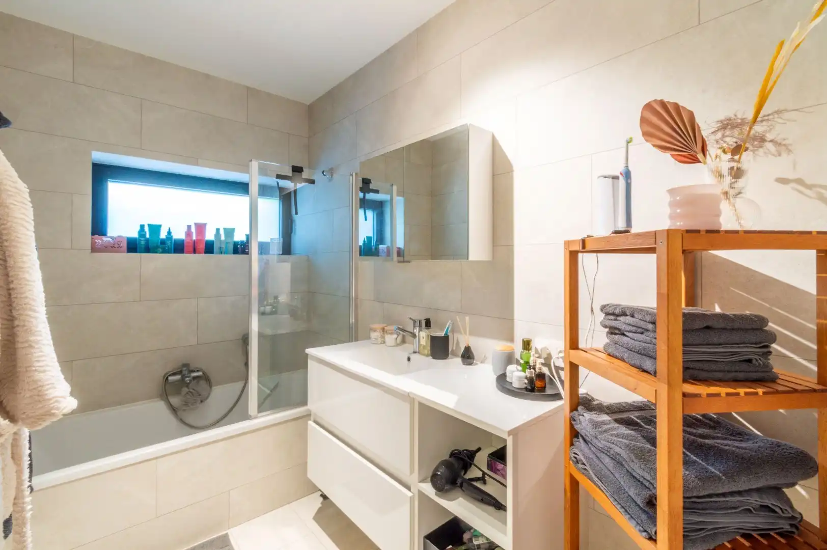 Een duplex-appartement / volledig huis vernieuwd! foto 10