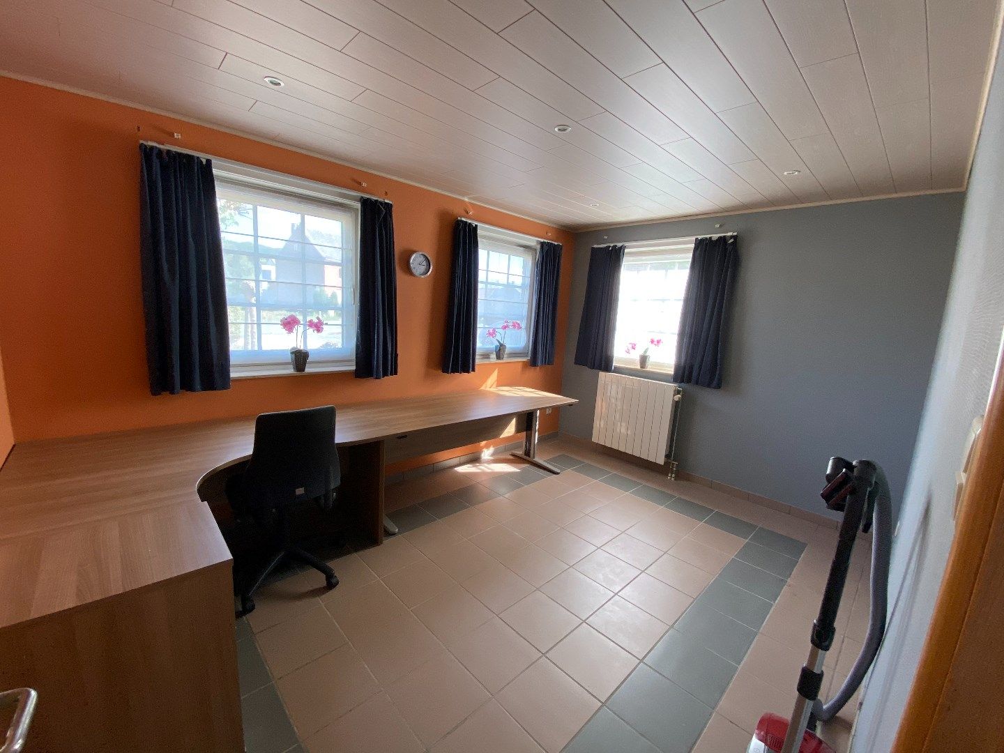 Alleenstaande woning met 4 slaapkamers en grote tuin foto 10