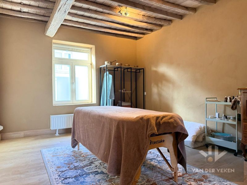 Prachtige woning met 4 slaapkamers. foto 16