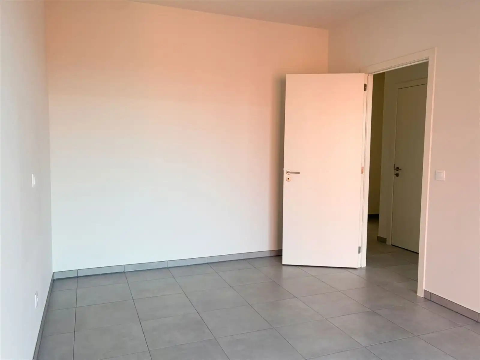 Appartement 2 slaapkamer met terras, berging en parkeerplaats foto 12